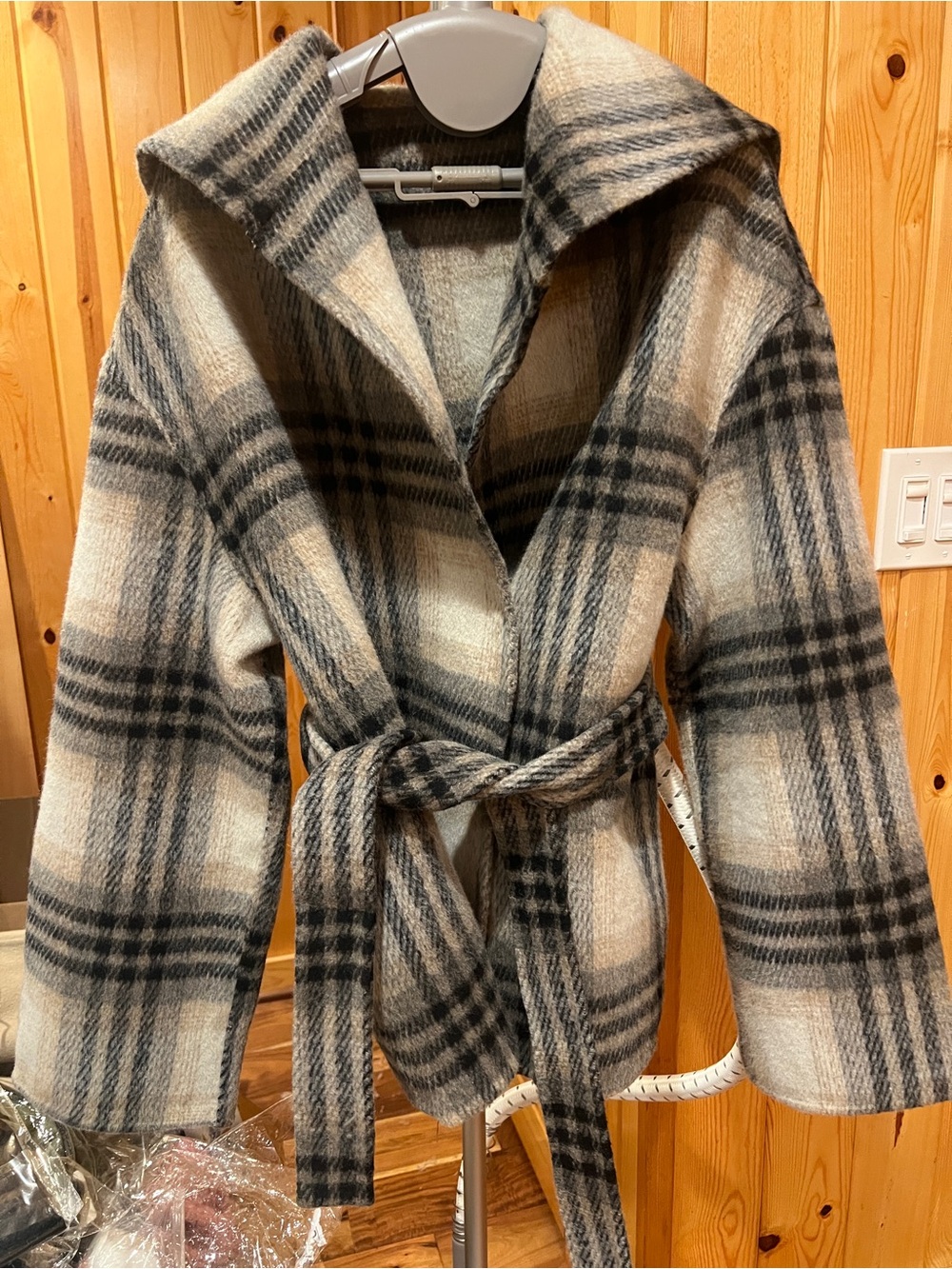 Womens Plaid Belted 80% Wool 10% silk 10% rabbit hair Coat - Black & Cream